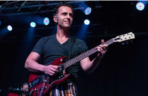 Muusikko Dweezil Zappa